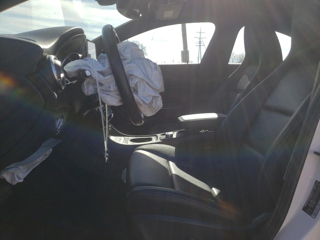 2019 MERCEDES-BENZ CLA 250 - WDDSJ4EB7KN748800