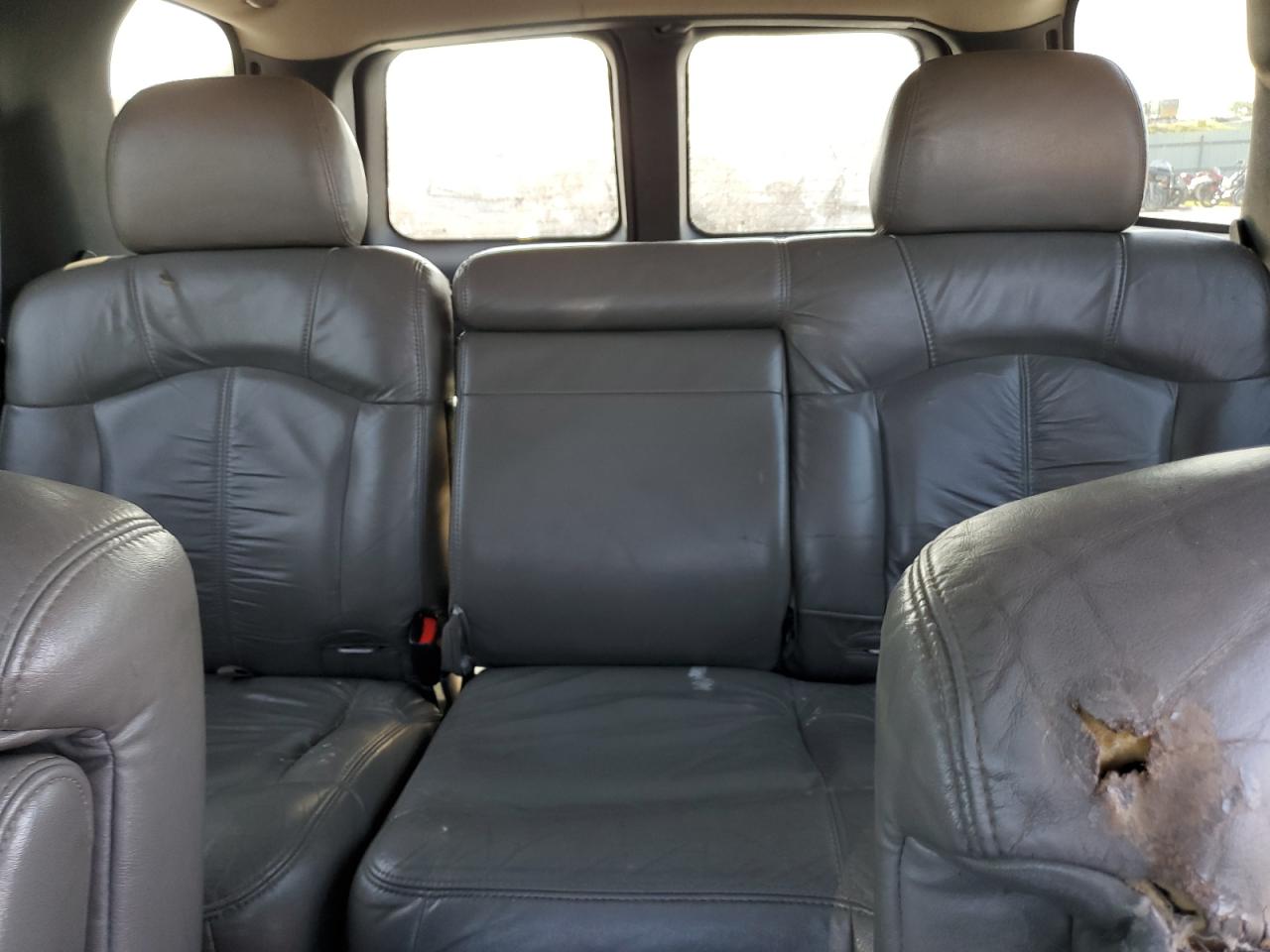 2002 CHEVROLET TAHOE K150 - 1GNEK13Z02R272702