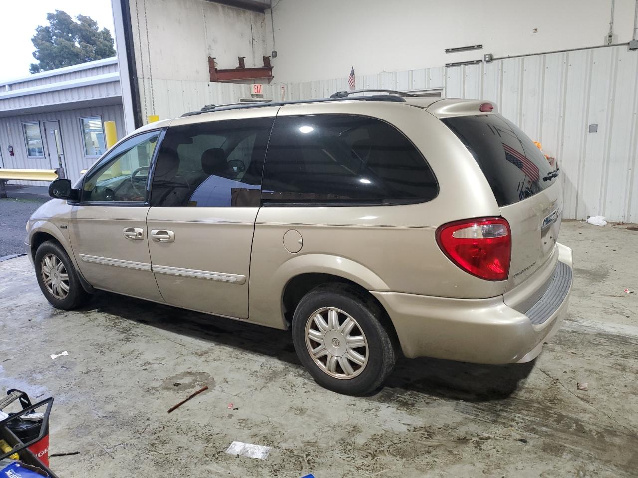 2007 CHRYSLER TOWN & CTY - 2A8GP54L17R288941