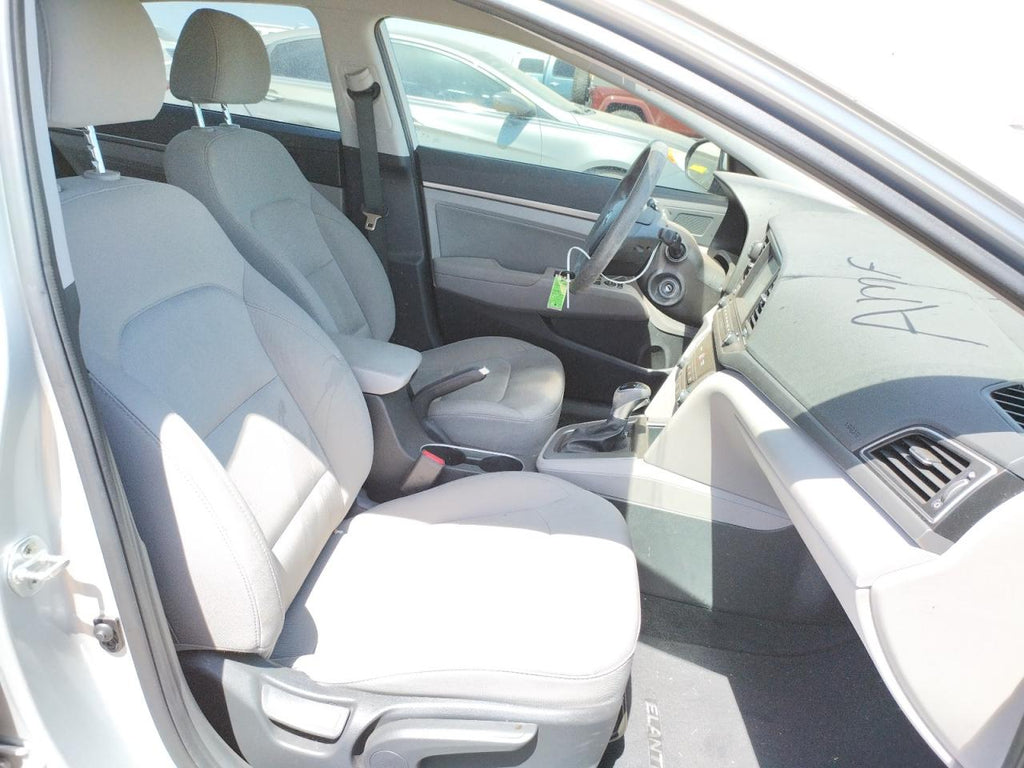 2018 HYUNDAI ELANTRA SE - 5NPD84LF2JH233951