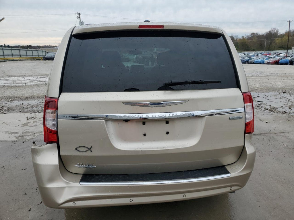 2015 CHRYSLER TOWN & COU - 2C4RC1CG7FR539971