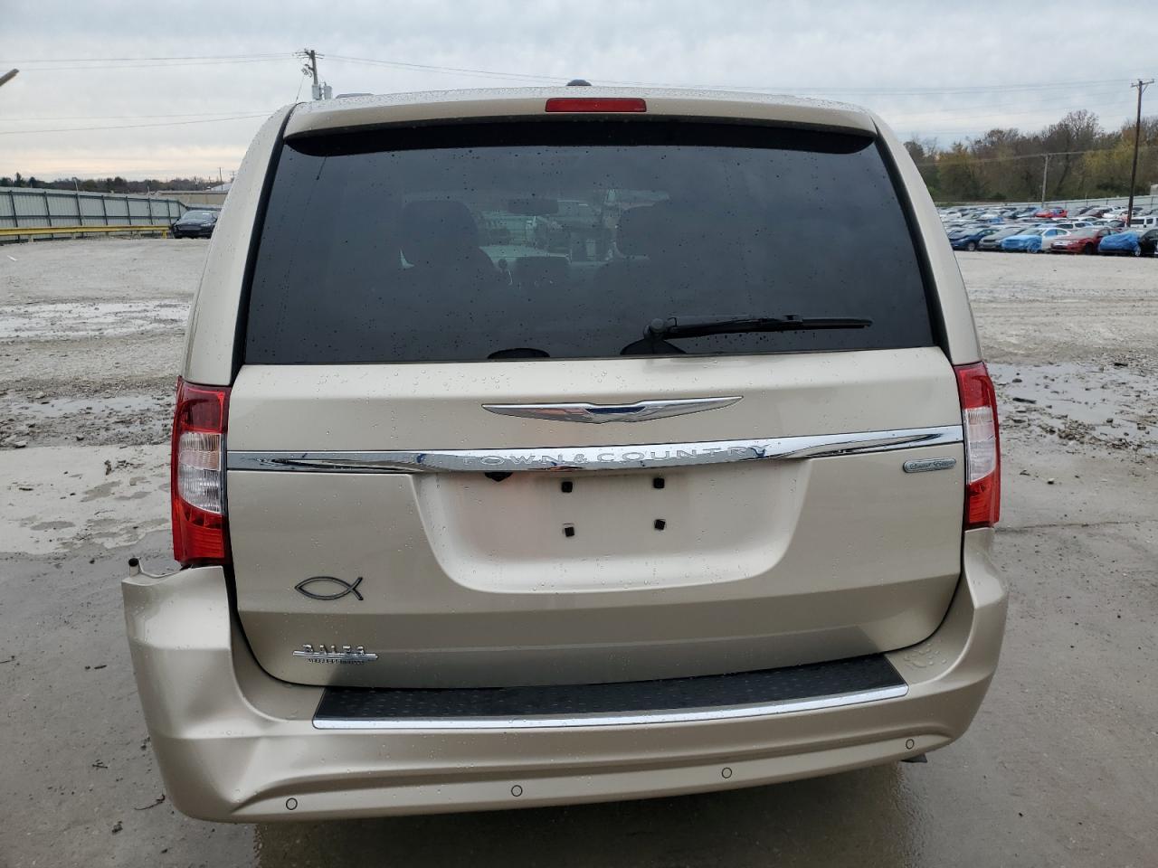 2015 CHRYSLER TOWN & COU - 2C4RC1CG7FR539971