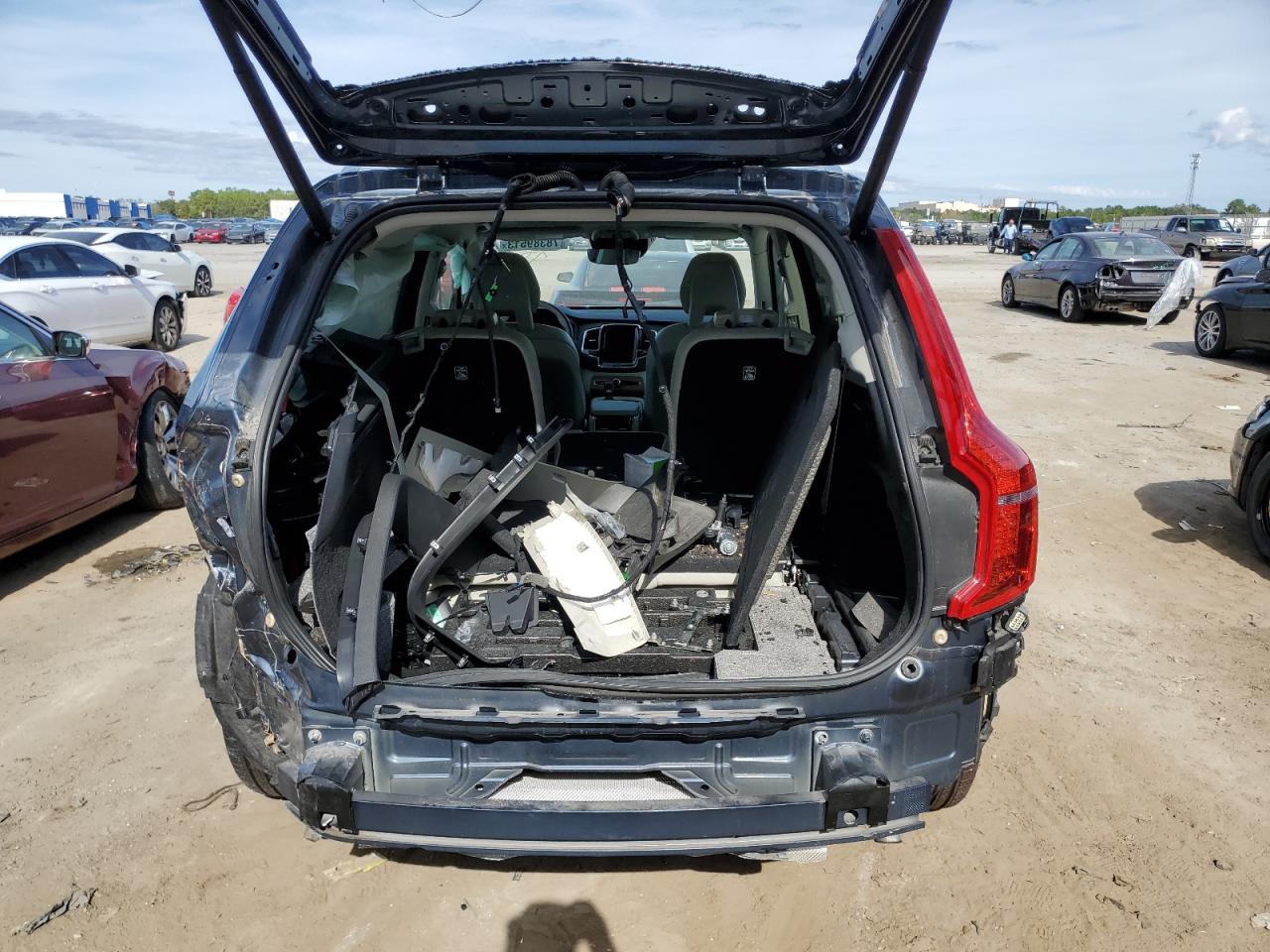 2022 VOLVO XC90 T6 MO - YV4A22PK7N1817000