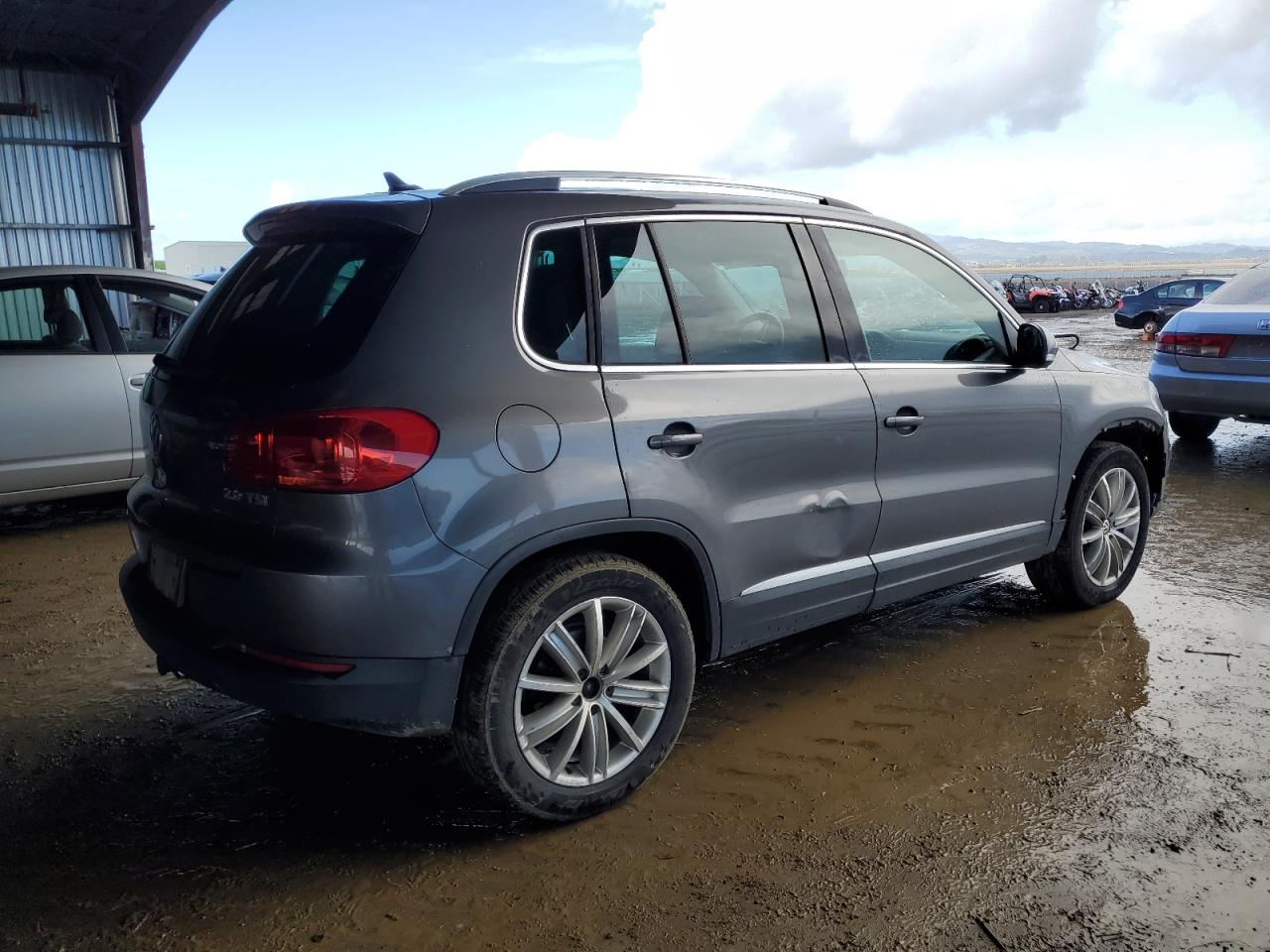 2012 VOLKSWAGEN TIGUAN S - WVGAV7AX7CW004683