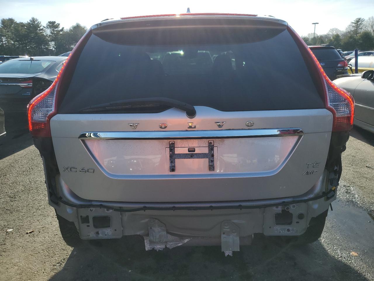 2015 VOLVO XC60 T5 PR - YV4612RK1F2726726