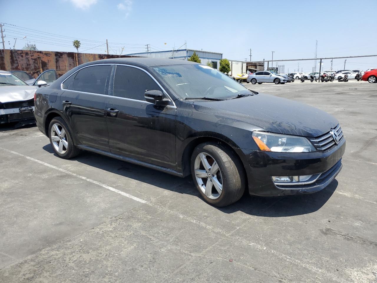 2015 VOLKSWAGEN PASSAT S - 1VWAT7A30FC075881