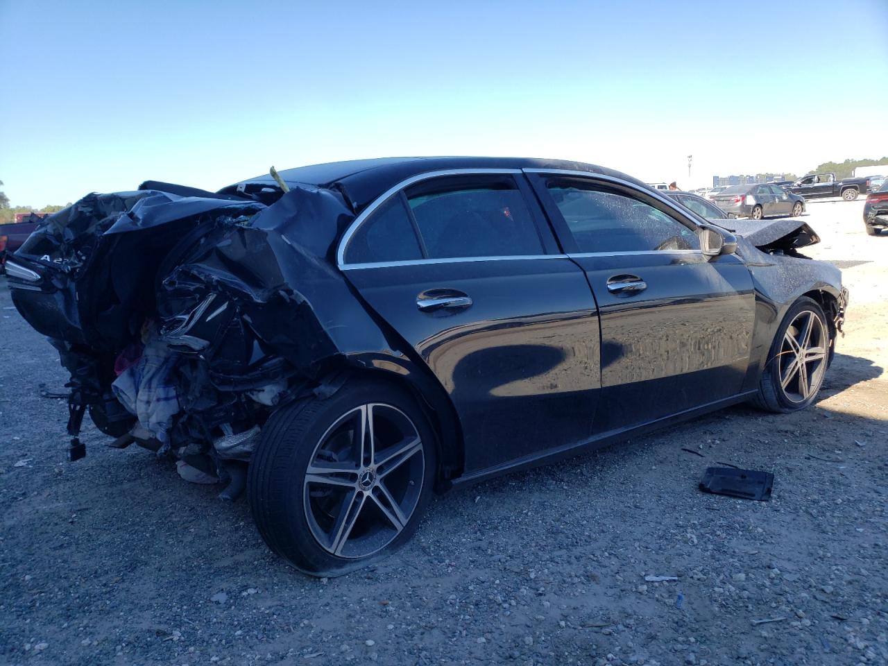 2020 MERCEDES-BENZ A 220 - W1K3G4EB1LW047460