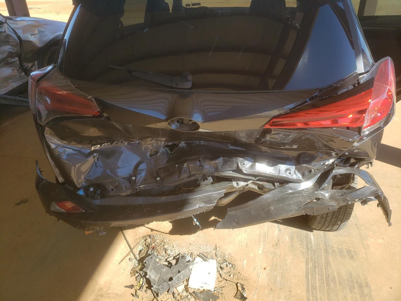 2018 TOYOTA RAV4 LE - 2T3BFREV7JW855954