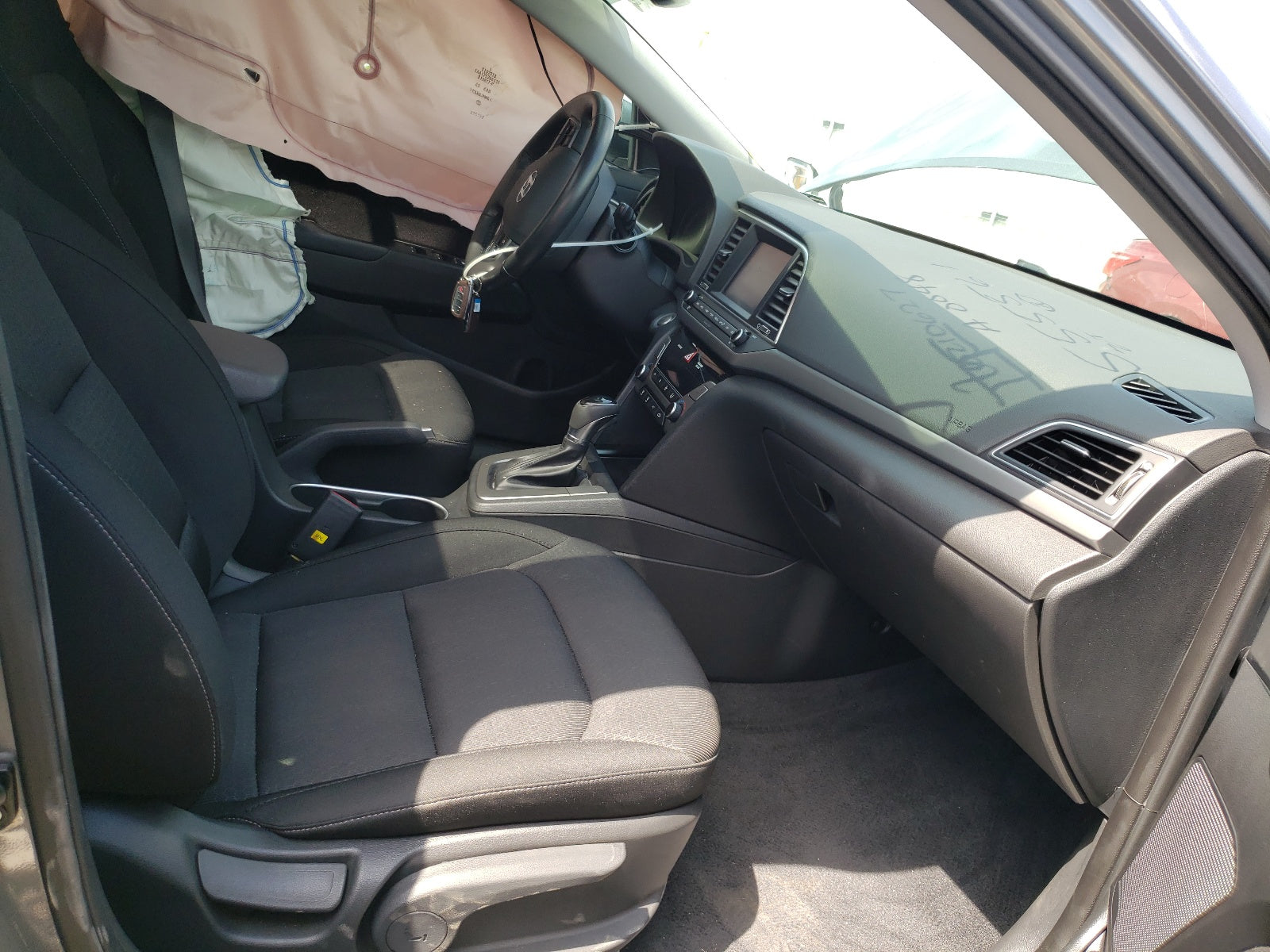 2018 HYUNDAI ELANTRA SE - KMHD84LF8JU555561