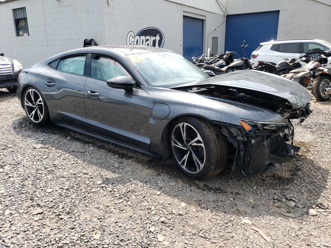 2022 AUDI E-TRON GT - WAUCJBFW5N7004381
