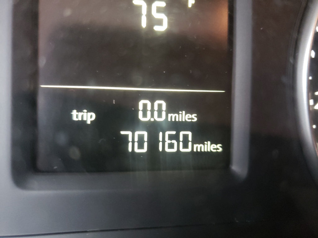 2014 VOLKSWAGEN PASSAT S - 1VWAT7A37EC051608