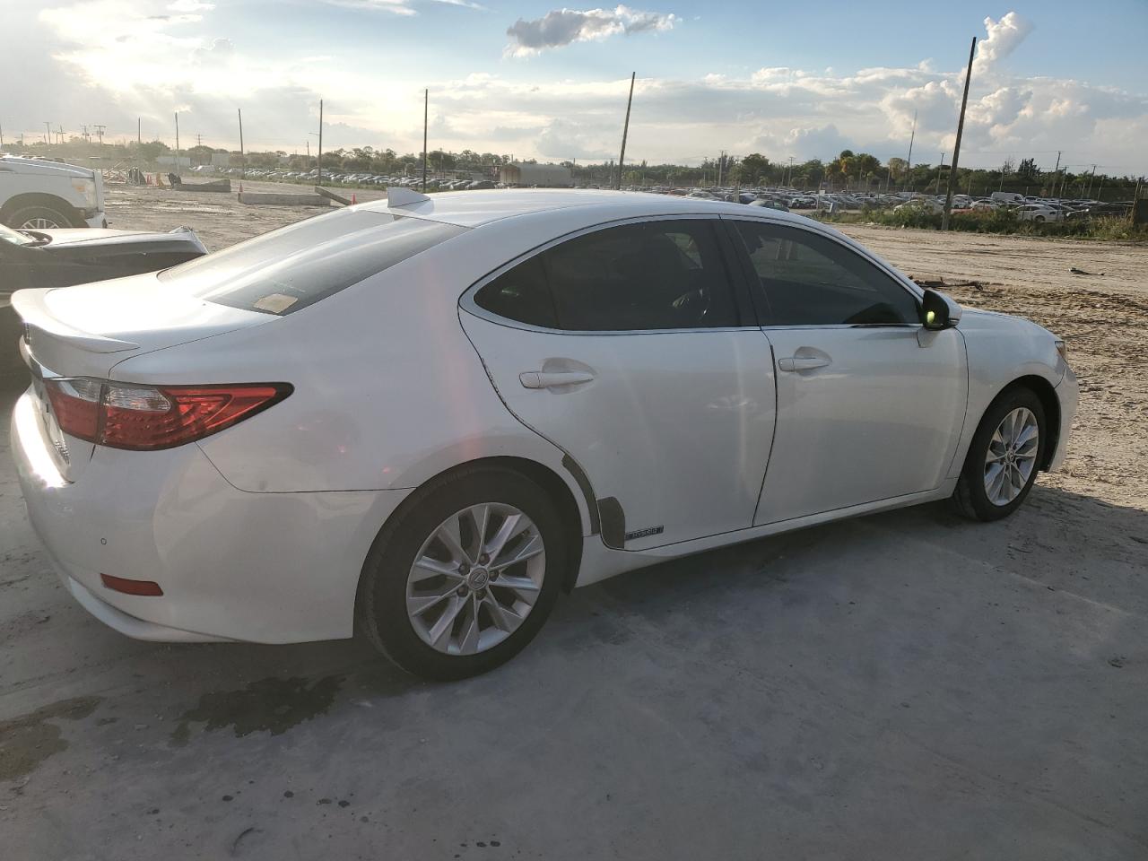 2015 LEXUS ES 300H - JTHBW1GG1F2078735