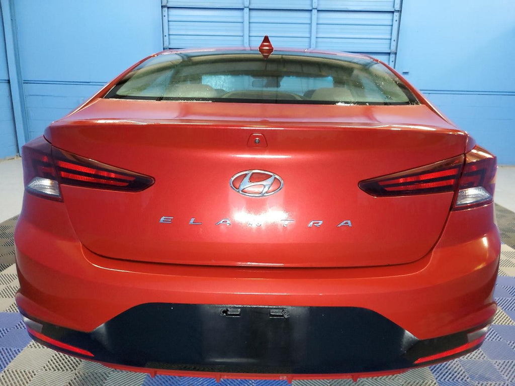 2019 HYUNDAI ELANTRA SE - 5NPD84LF4KH430914
