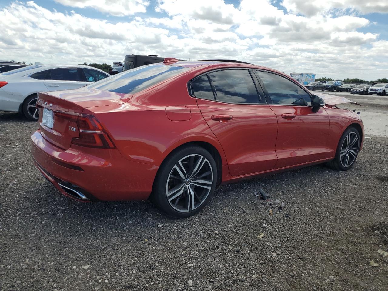 2021 VOLVO S60 T5 R-D - 7JR102FM8MG091284