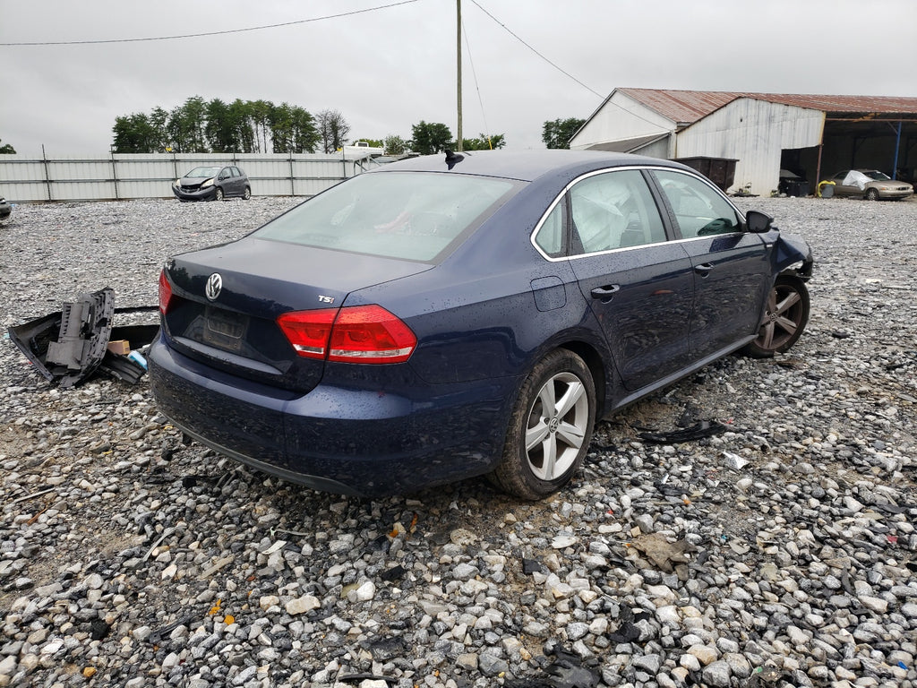 2014 VOLKSWAGEN PASSAT S - 1VWAT7A37EC051608
