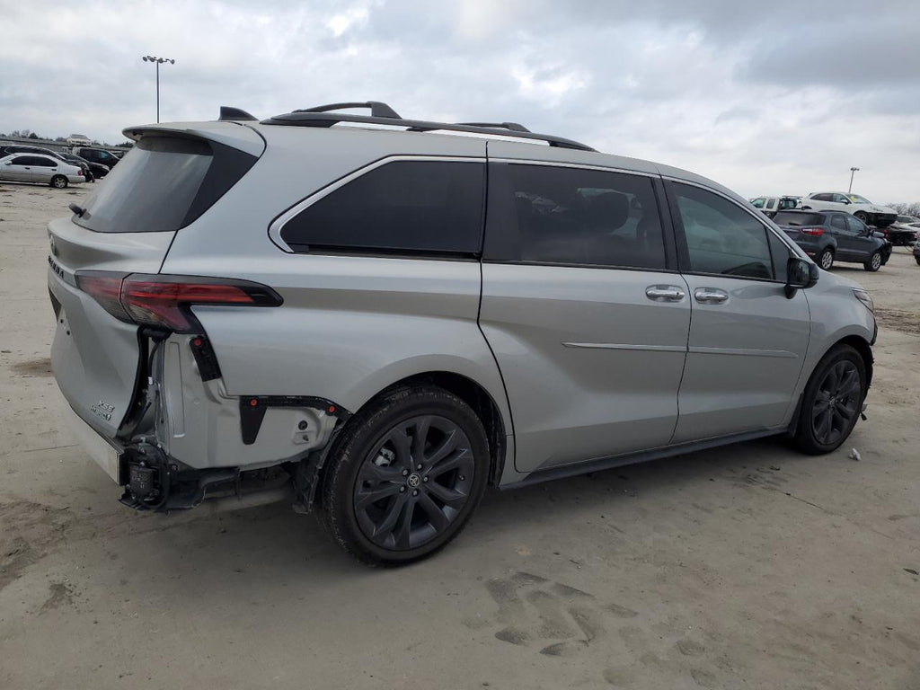 2024 TOYOTA SIENNA XSE - 5TDXRKEC5RS212017