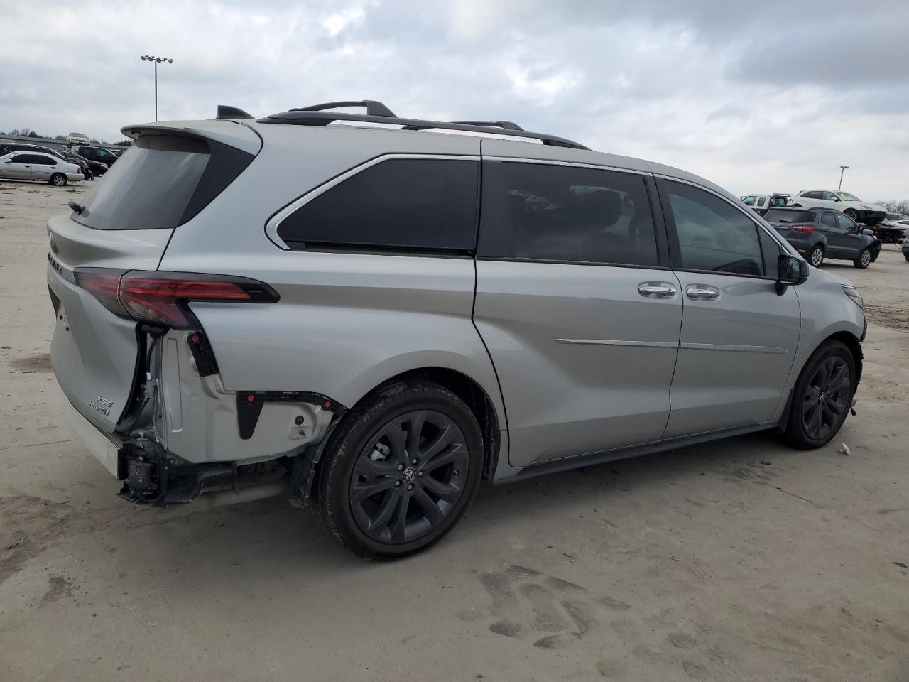 2024 TOYOTA SIENNA XSE - 5TDXRKEC5RS212017