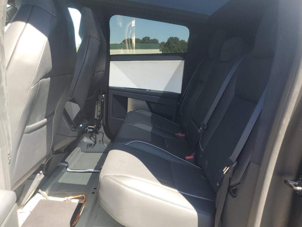 2024 TESLA CYBERTRUCK - 7G2CEHEEXRA017141