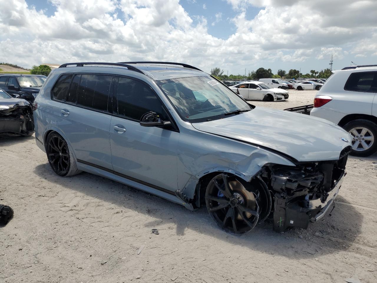 2023 BMW X7 XDRIVE4 - 5UX23EM03P9S06067