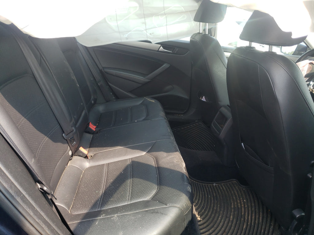 2014 VOLKSWAGEN PASSAT S - 1VWAT7A37EC051608