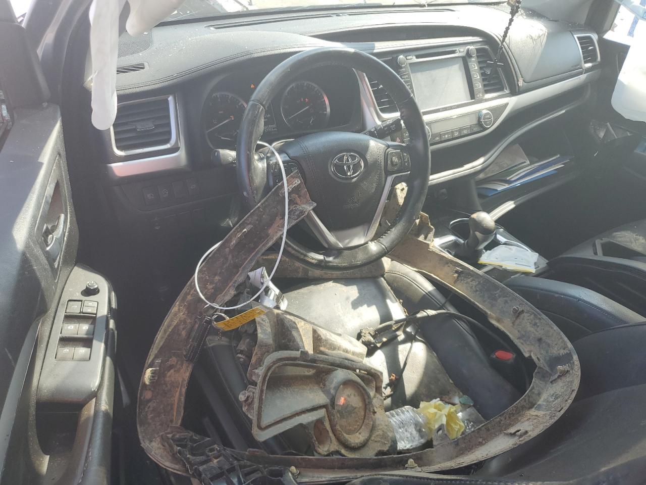 2019 TOYOTA HIGHLANDER - 5TDKZRFH8KS311868