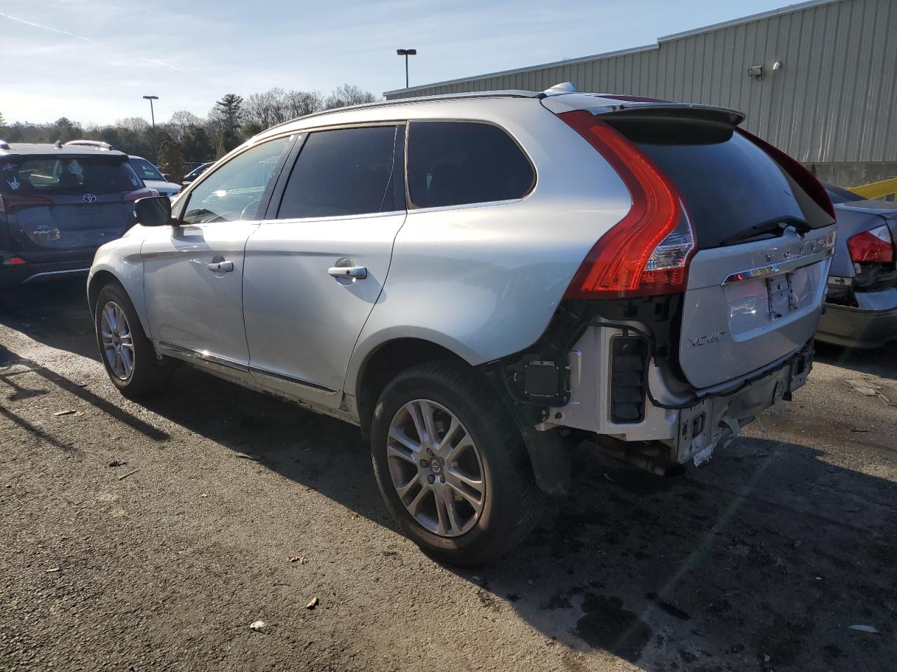 2015 VOLVO XC60 T5 PR - YV4612RK1F2726726