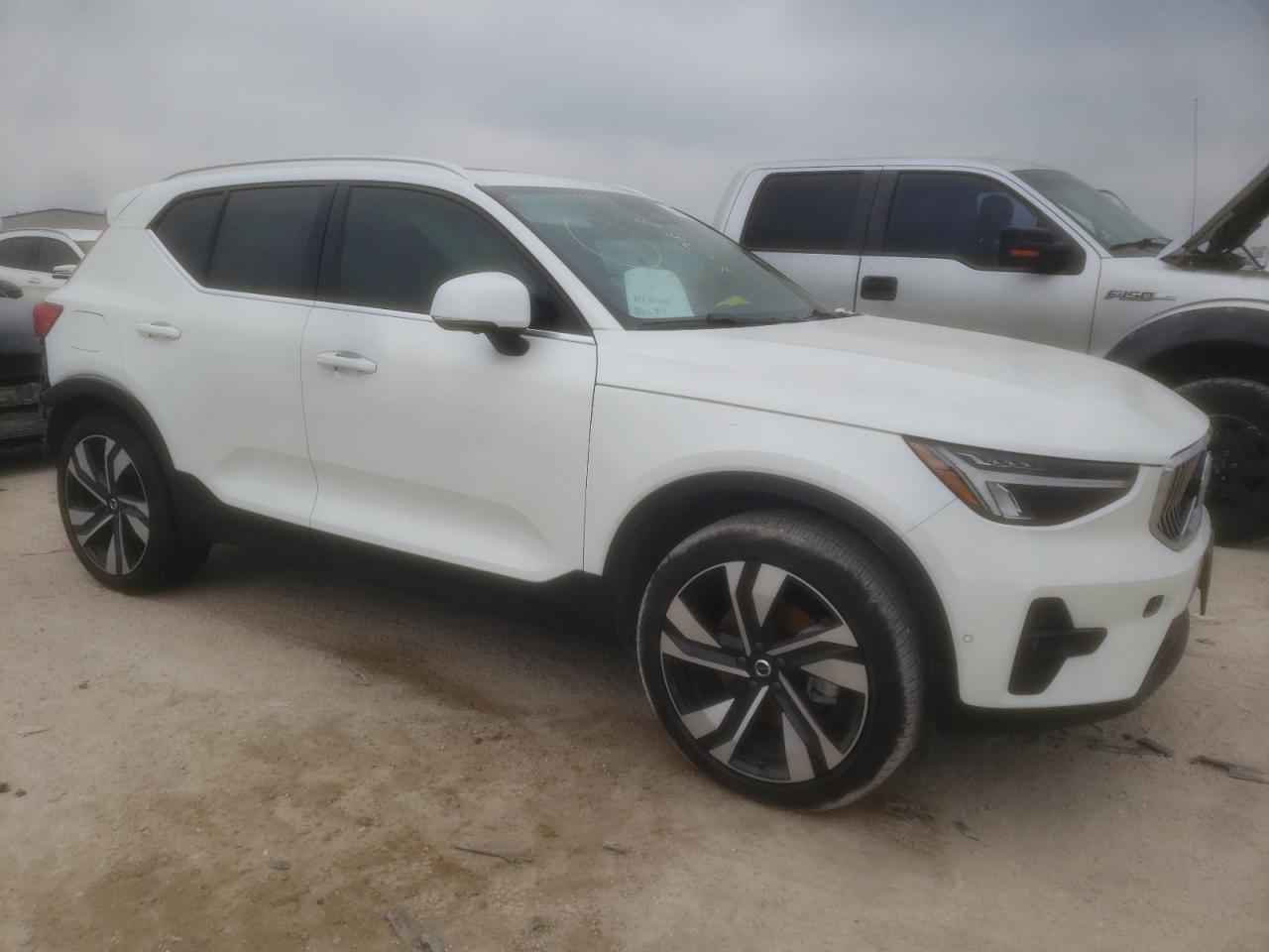2023 VOLVO XC40 ULTIM - YV4L12UA8P2037138
