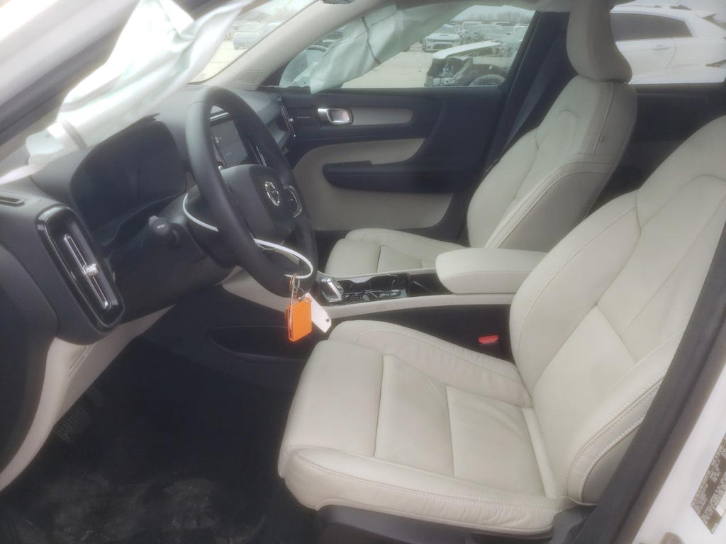 2023 VOLVO XC40 ULTIM - YV4L12UA8P2037138