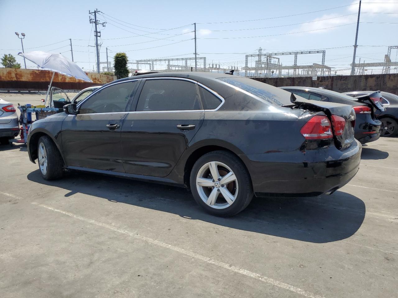 2015 VOLKSWAGEN PASSAT S - 1VWAT7A30FC075881