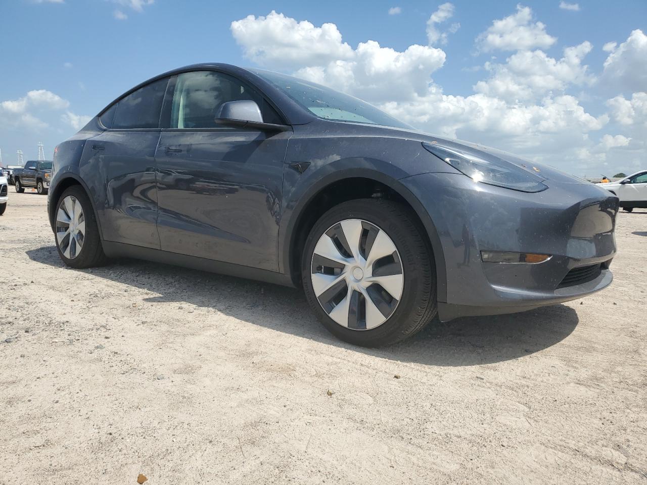 2023 TESLA MODEL Y - 7SAYGDED2PF943071