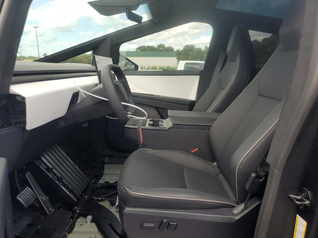 2024 TESLA CYBERTRUCK - 7G2CEHEEXRA017141