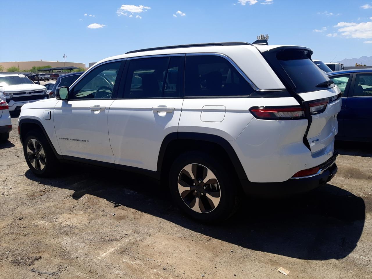 2024 JEEP GRAND CHER - 1C4RJYB63RC146084