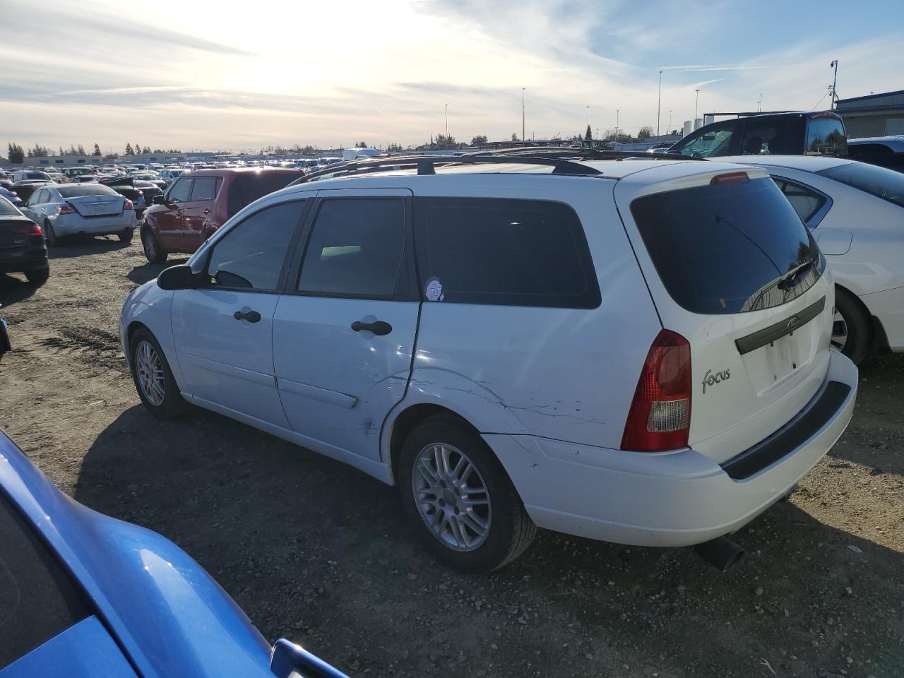 2000 FORD FOCUS SE - 1FAFP36P8YW393594