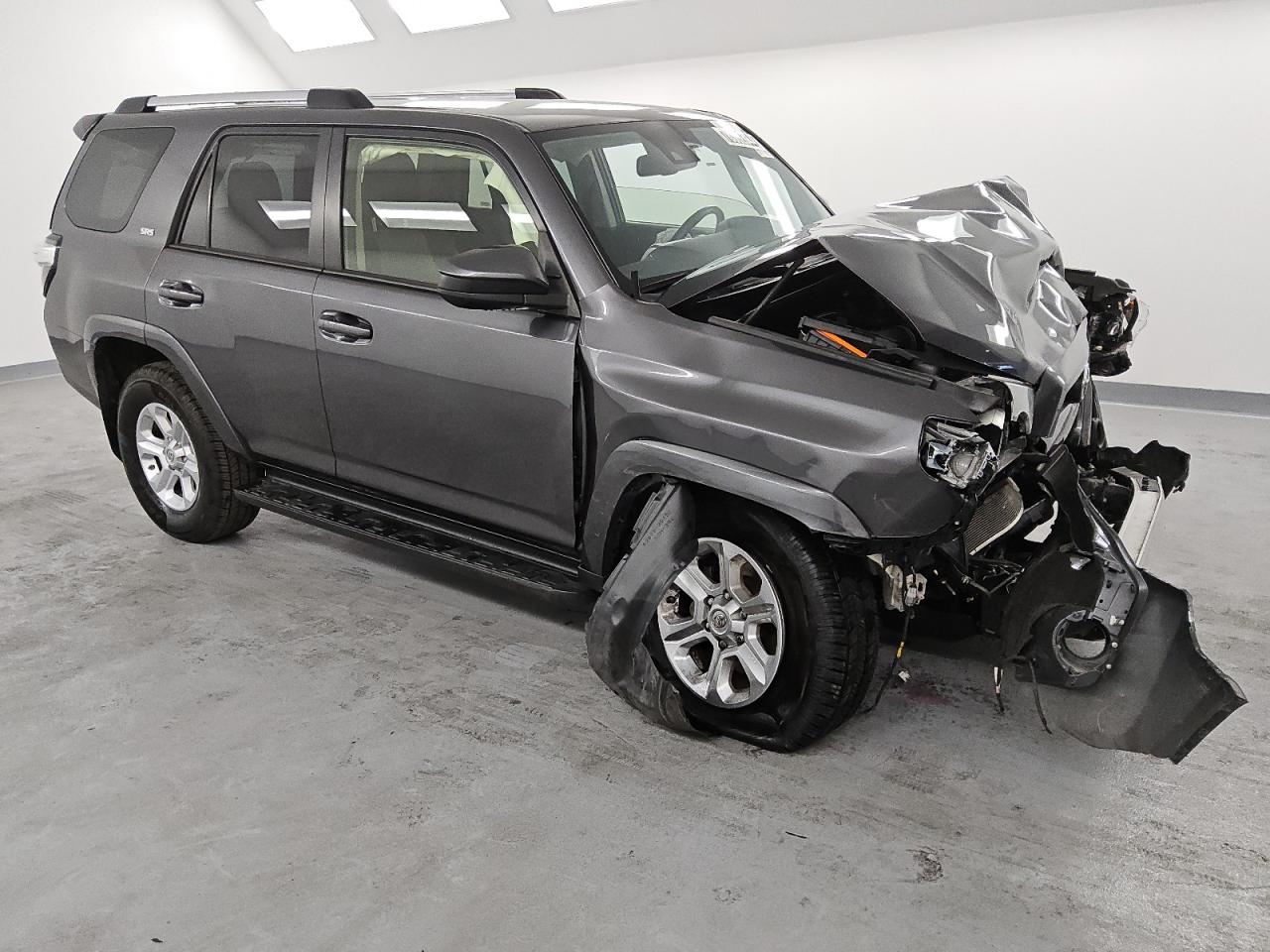 2021 TOYOTA 4RUNNER SR - JTEMU5JR8M5940115