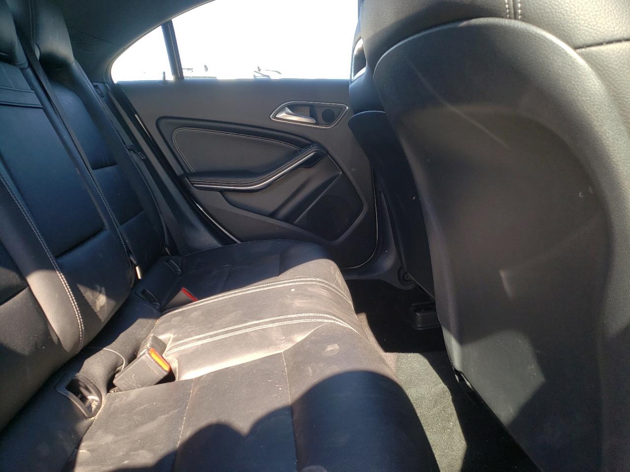 2019 MERCEDES-BENZ CLA 250 - WDDSJ4EB7KN748800