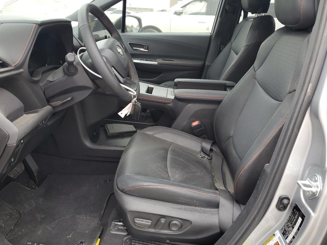 2024 TOYOTA SIENNA XSE - 5TDXRKEC5RS212017