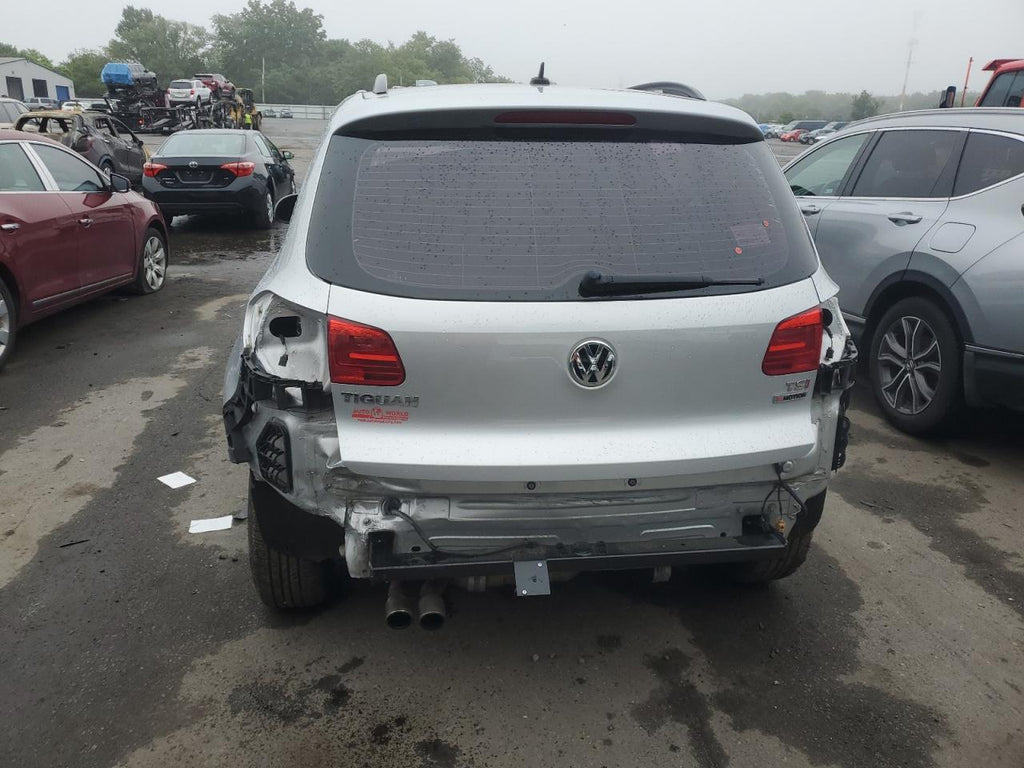 2016 VOLKSWAGEN TIGUAN S - WVGBV7AX6GW570831