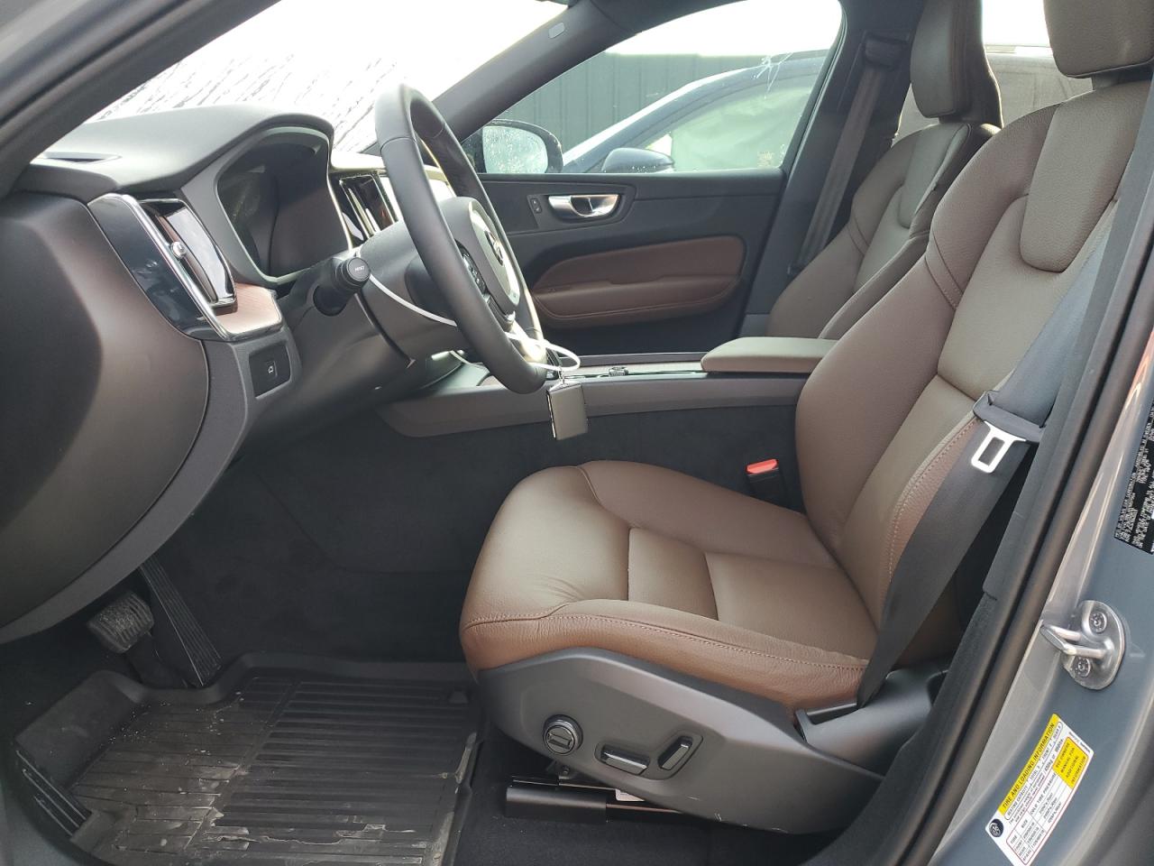2024 VOLVO XC60 PLUS - YV4L12RL4R1907504