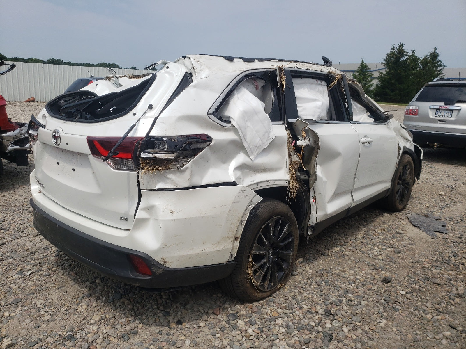 2019 TOYOTA HIGHLANDER - 5TDKZRFH2KS334188