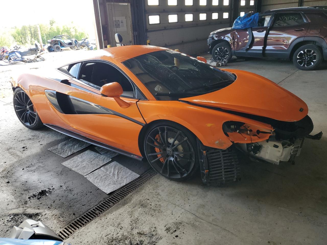 2016 MCLAREN AUTOMOTIVE 570S - SBM13DAA7GW000814