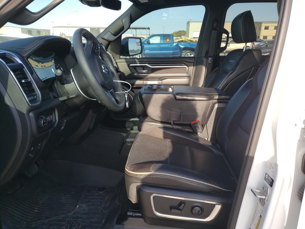2024 RAM 1500 LARAM - 1C6SRFJT2RN203439
