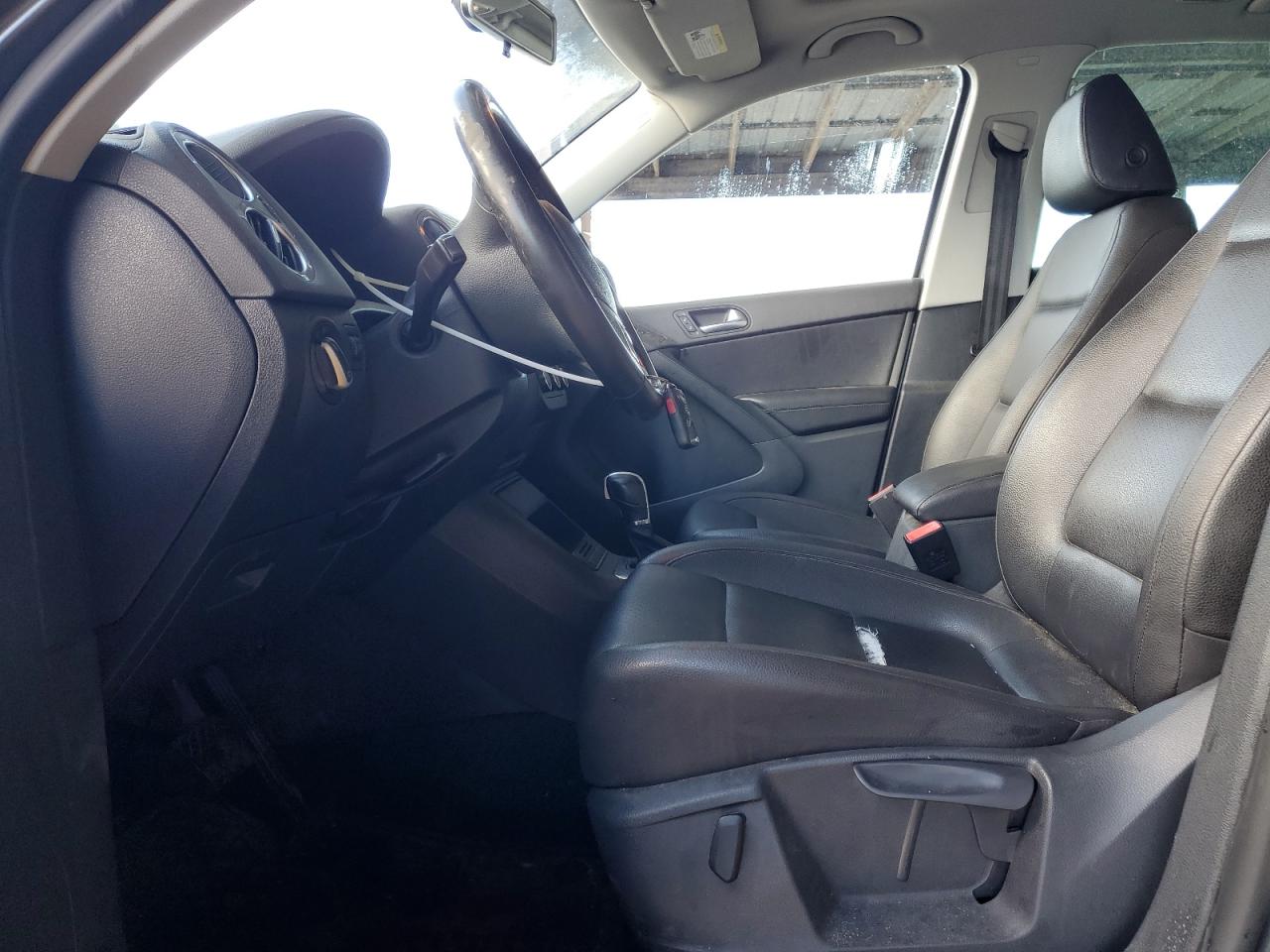 2012 VOLKSWAGEN TIGUAN S - WVGAV7AX7CW004683