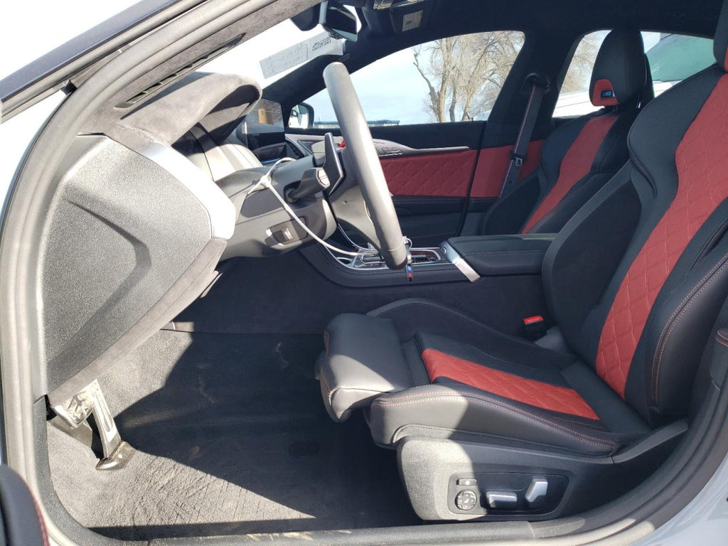2024 BMW M8 - WBSGV0C05RCP40031