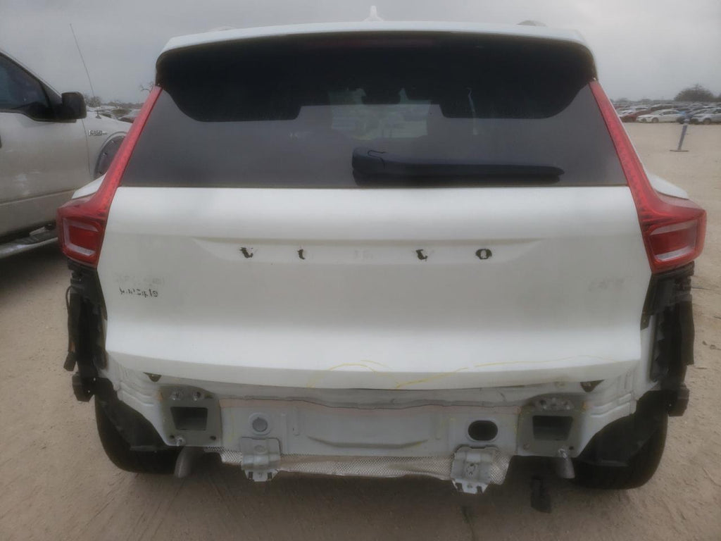 2023 VOLVO XC40 ULTIM - YV4L12UA8P2037138