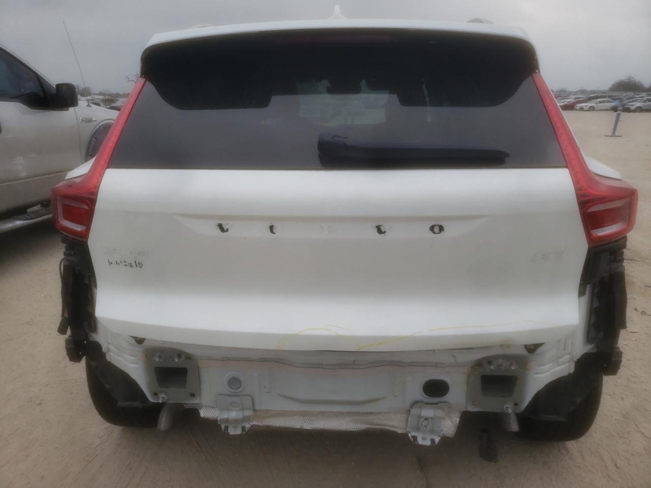 2023 VOLVO XC40 ULTIM - YV4L12UA8P2037138