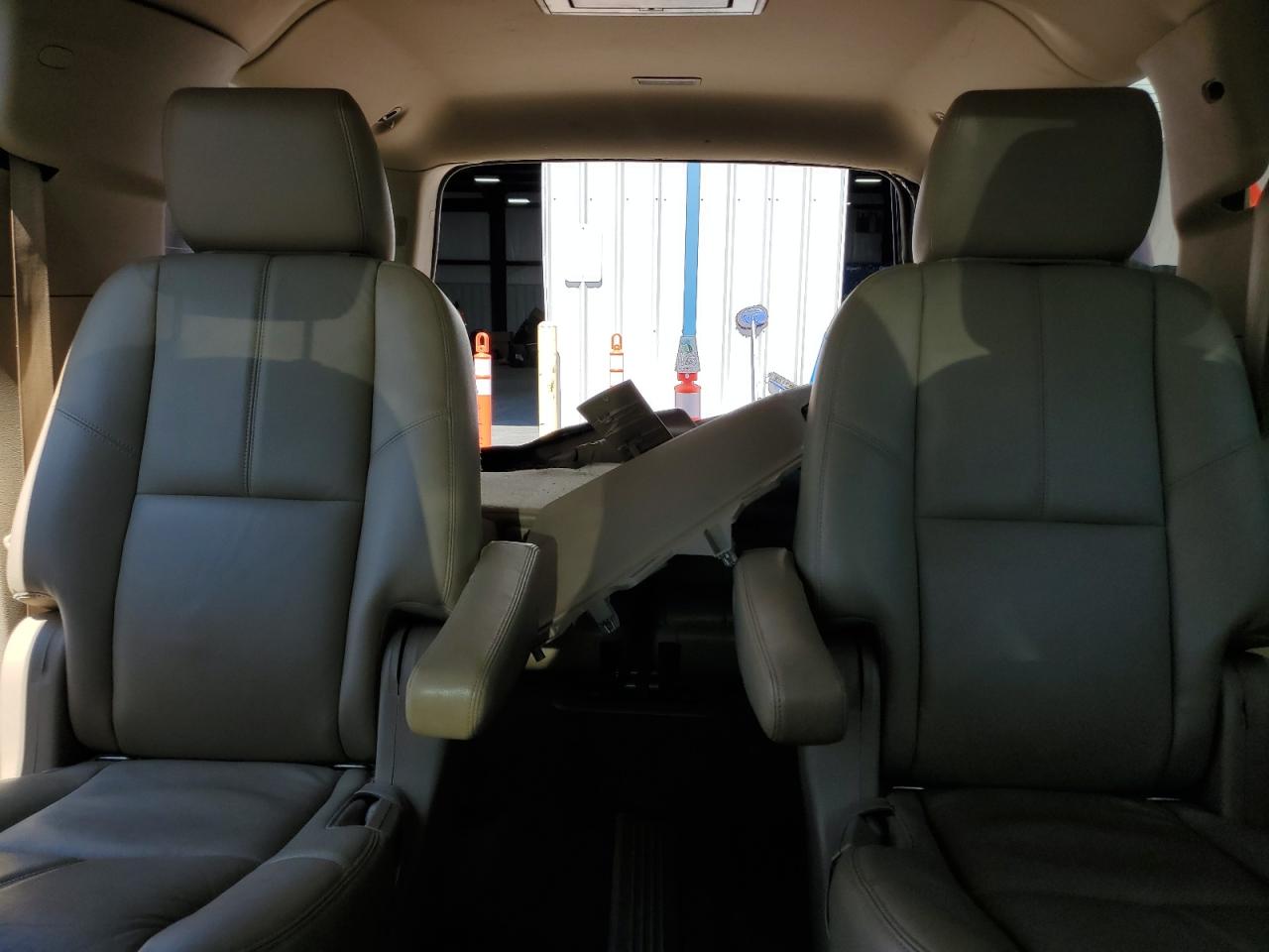 2013 CHEVROLET SUBURBAN C - 1GNSCJE09DR115171