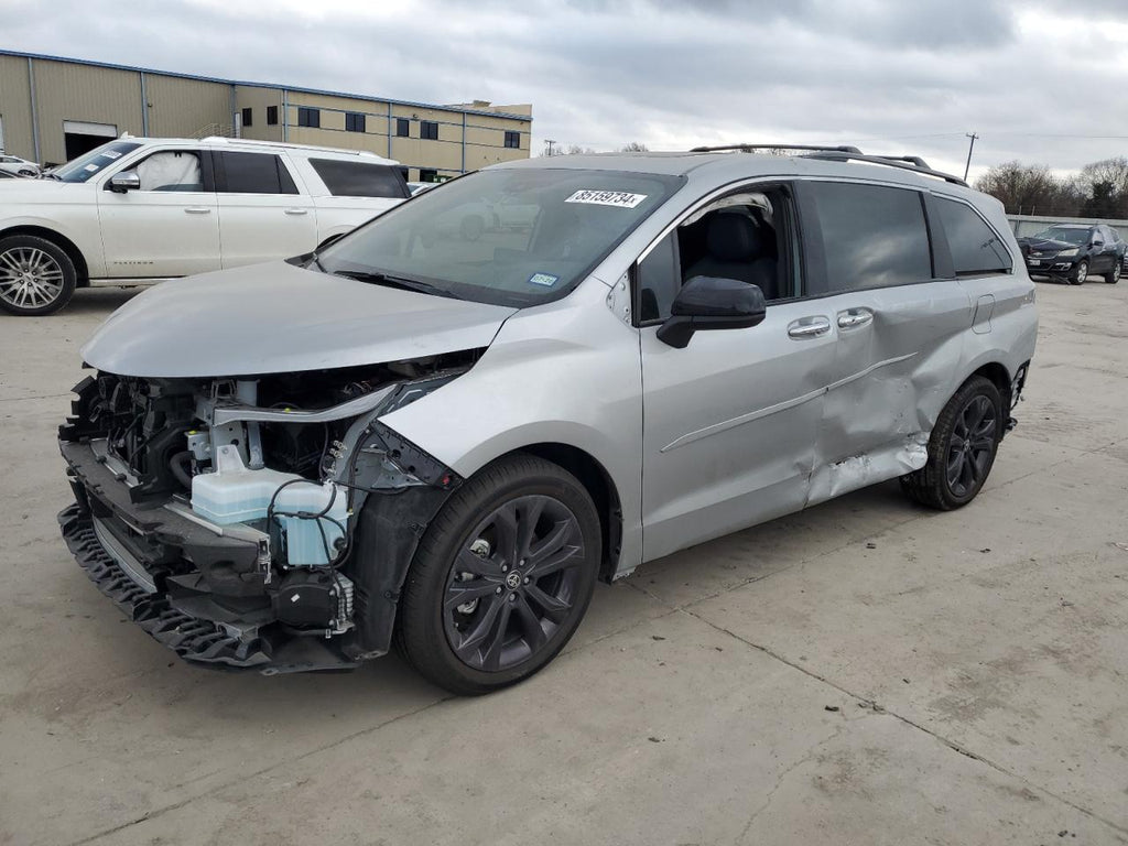 2024 TOYOTA SIENNA XSE - 5TDXRKEC5RS212017