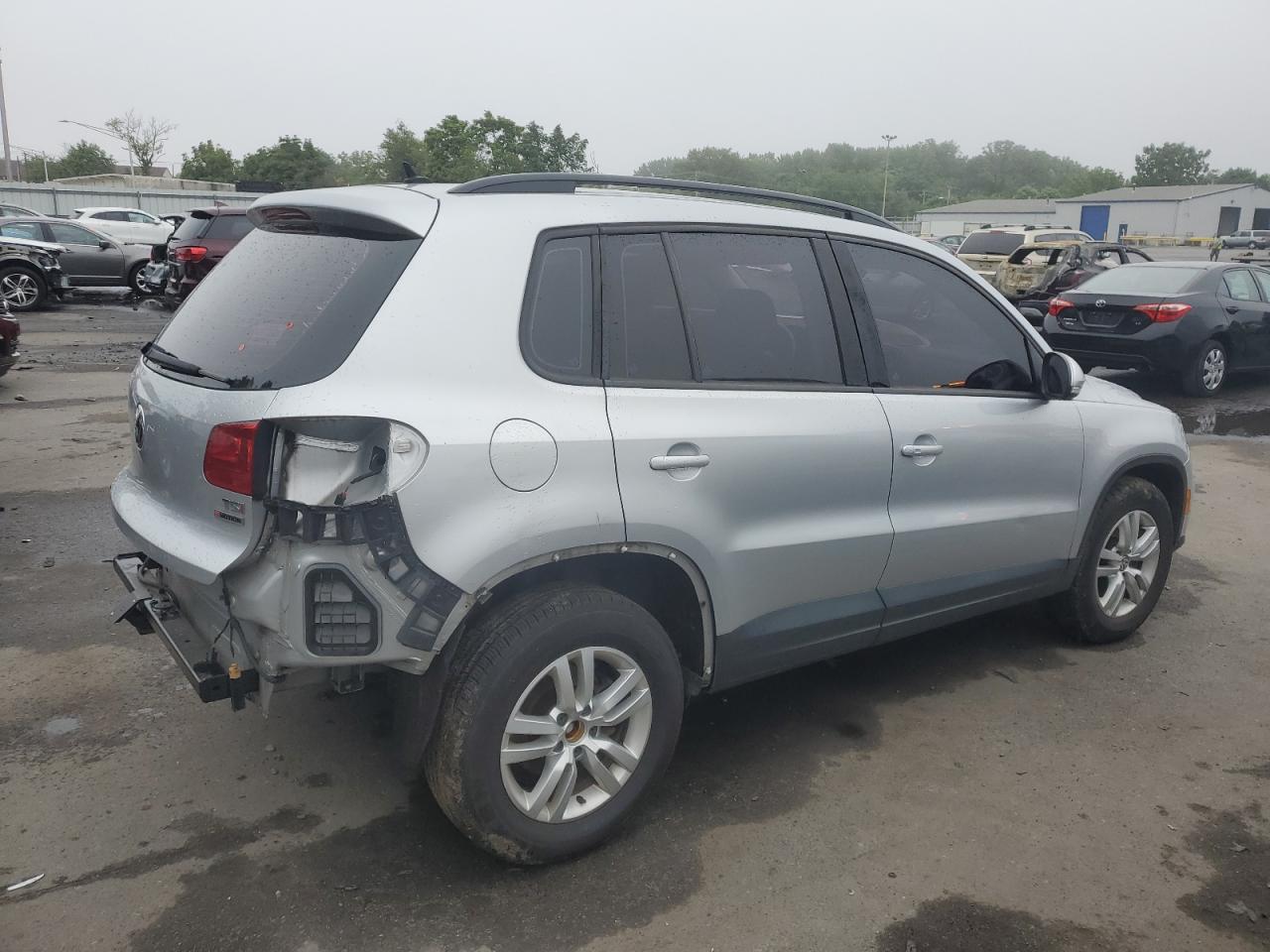 2016 VOLKSWAGEN TIGUAN S - WVGBV7AX6GW570831