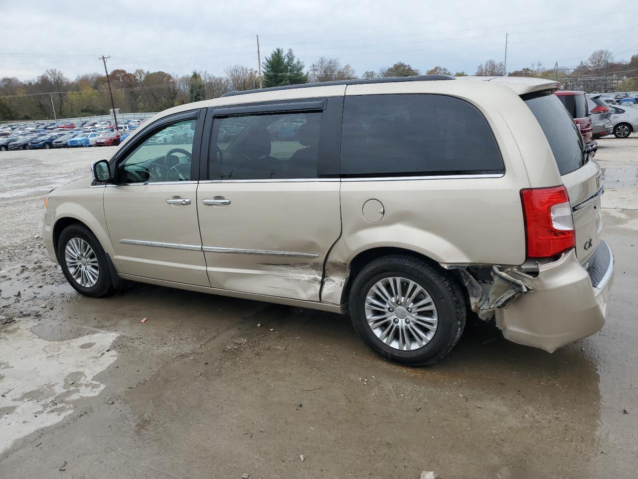 2015 CHRYSLER TOWN & COU - 2C4RC1CG7FR539971