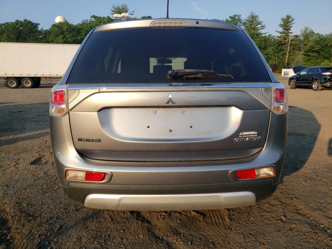 2015 MITSUBISHI OUTLANDER - JA4AD2A36FZ005151